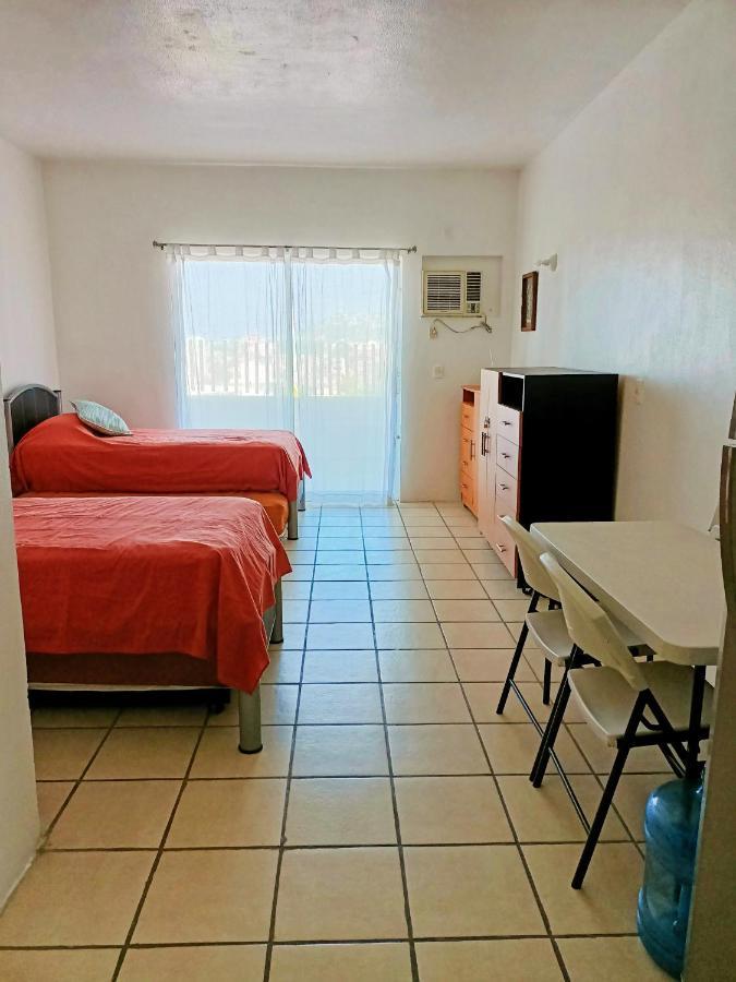 Twin Towers Tres Mares Apartment Акапулко Екстериор снимка